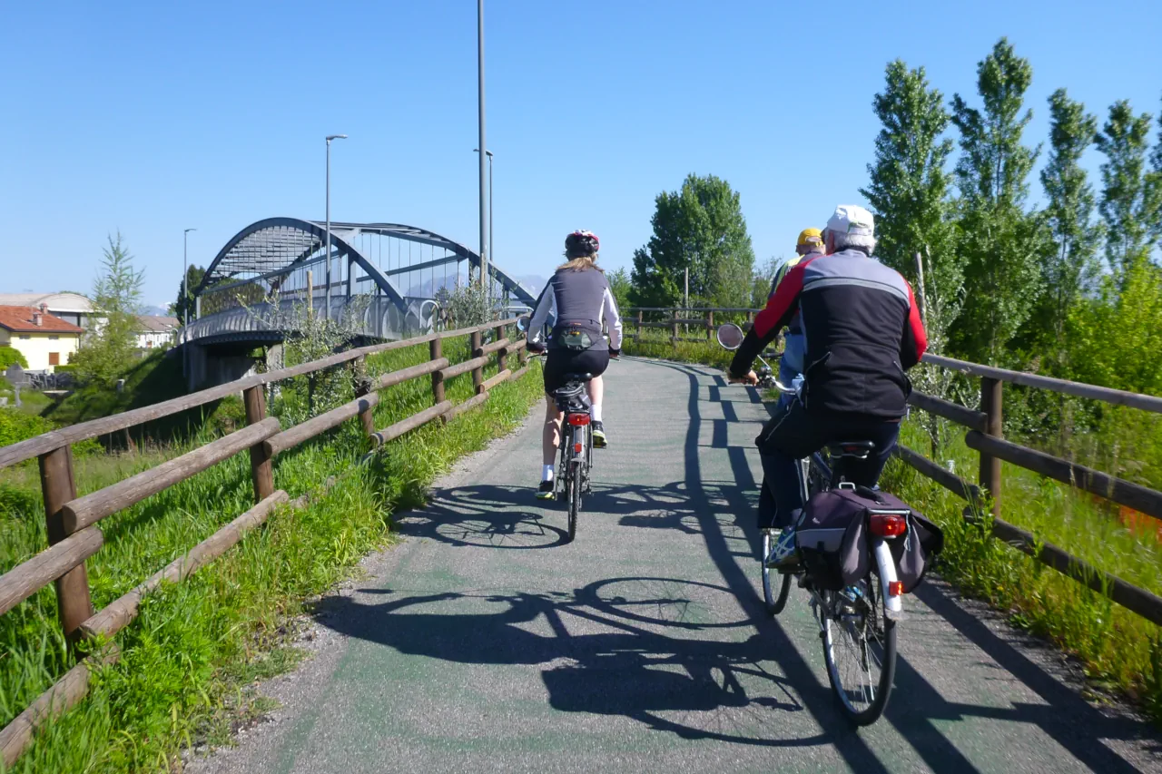 La pista ciclabile che porta verso Udine