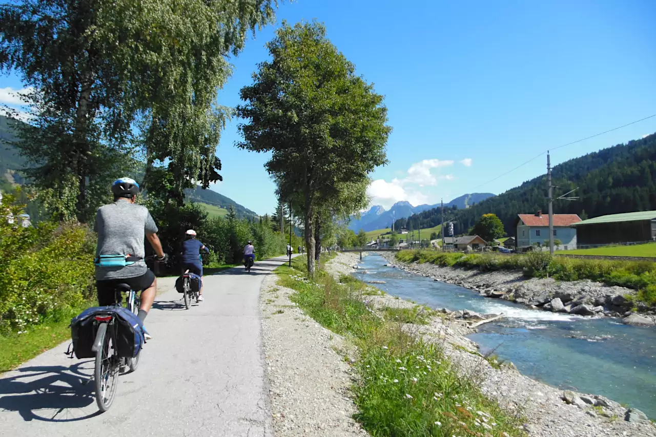 Ciclisti sulla Drauradweg a Sillian
