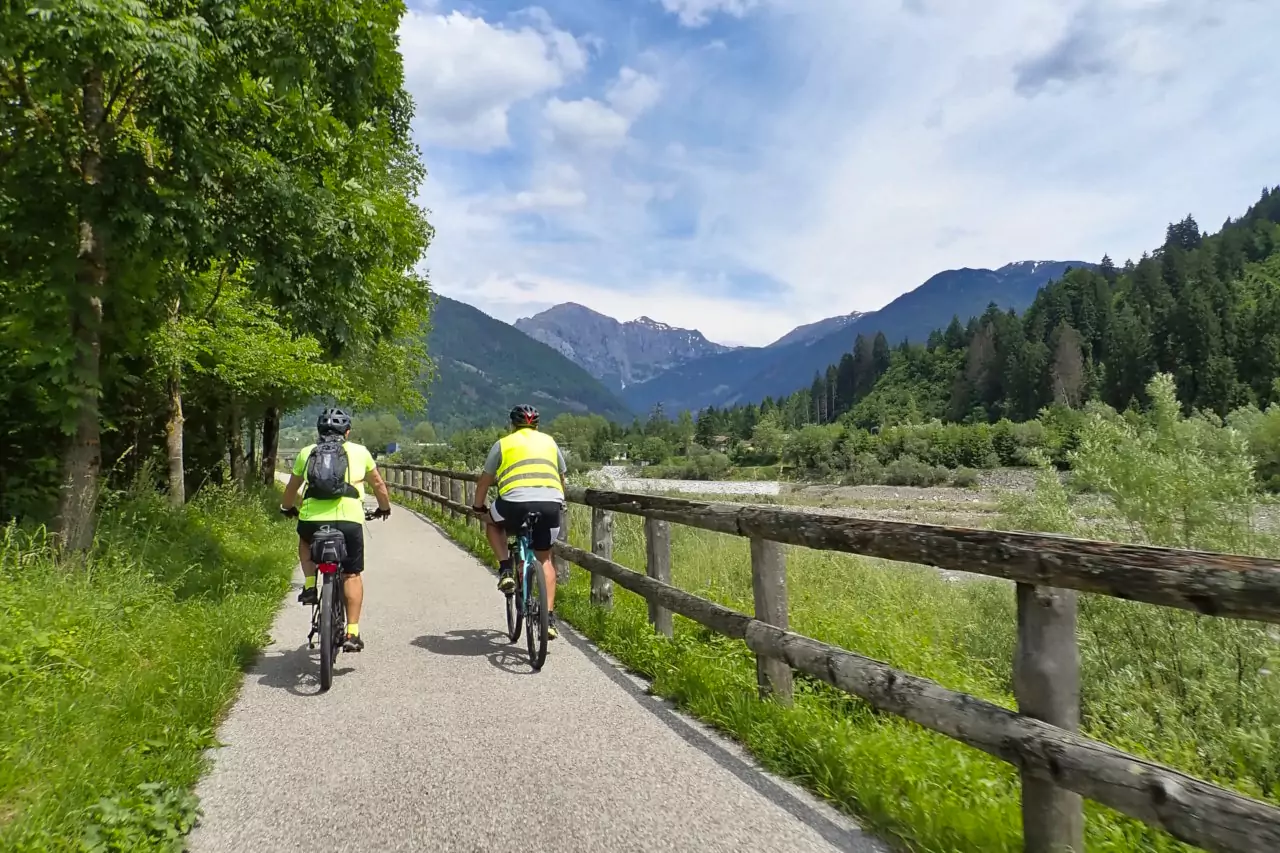 Radeln auf den Radwegen von Karnien